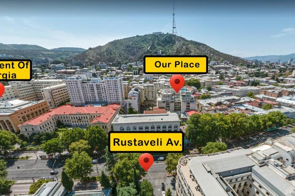 City Center 2Bdr Apartment Near Rustaveli Av. Tbilisi Bagian luar foto