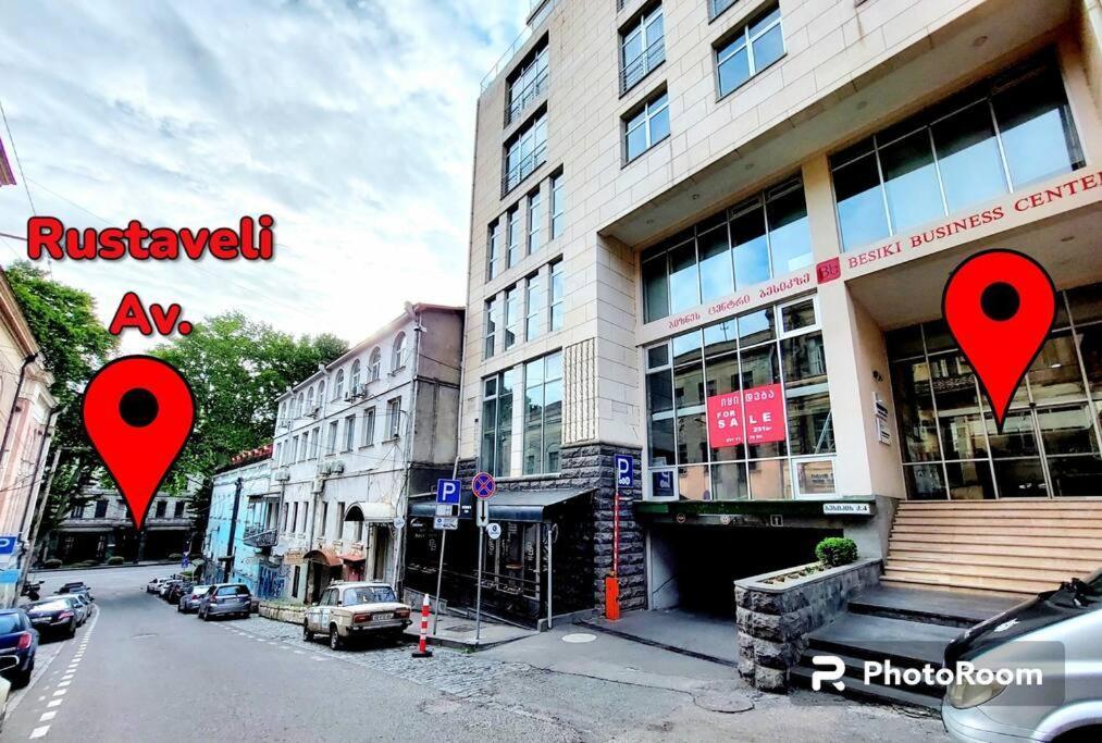 City Center 2Bdr Apartment Near Rustaveli Av. Tbilisi Bagian luar foto