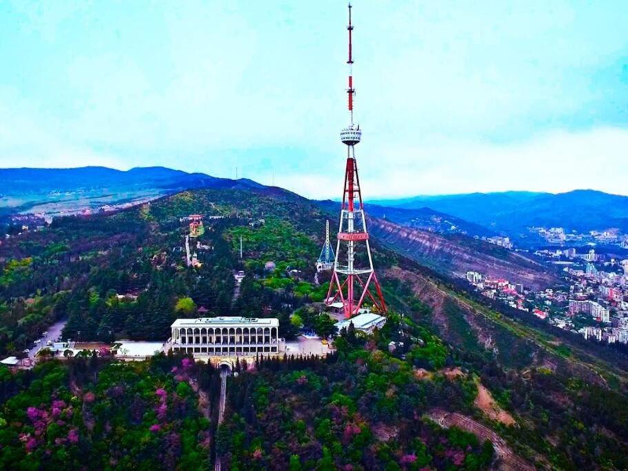 City Center 2Bdr Apartment Near Rustaveli Av. Tbilisi Bagian luar foto