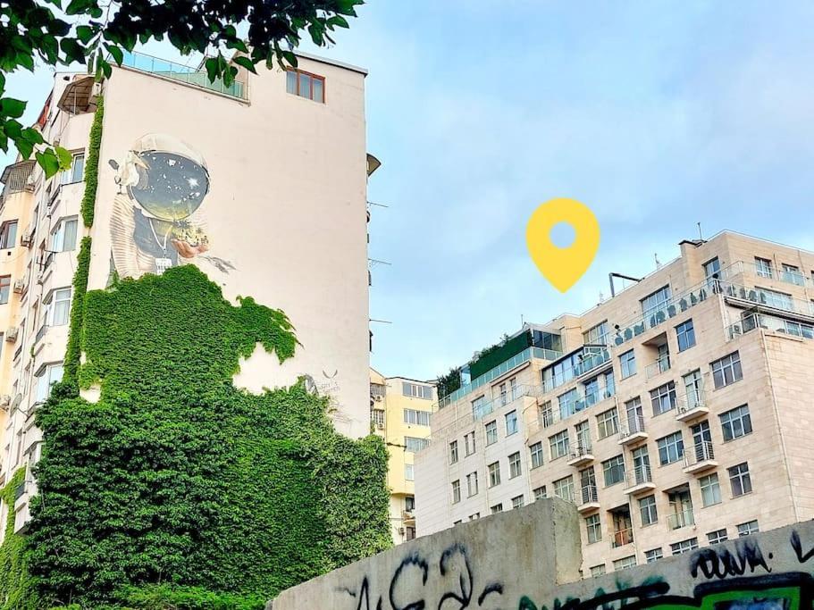 City Center 2Bdr Apartment Near Rustaveli Av. Tbilisi Bagian luar foto