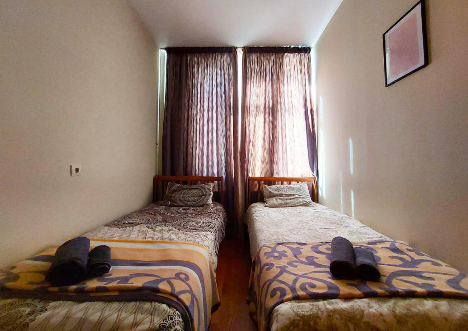 City Center 2Bdr Apartment Near Rustaveli Av. Tbilisi Bagian luar foto