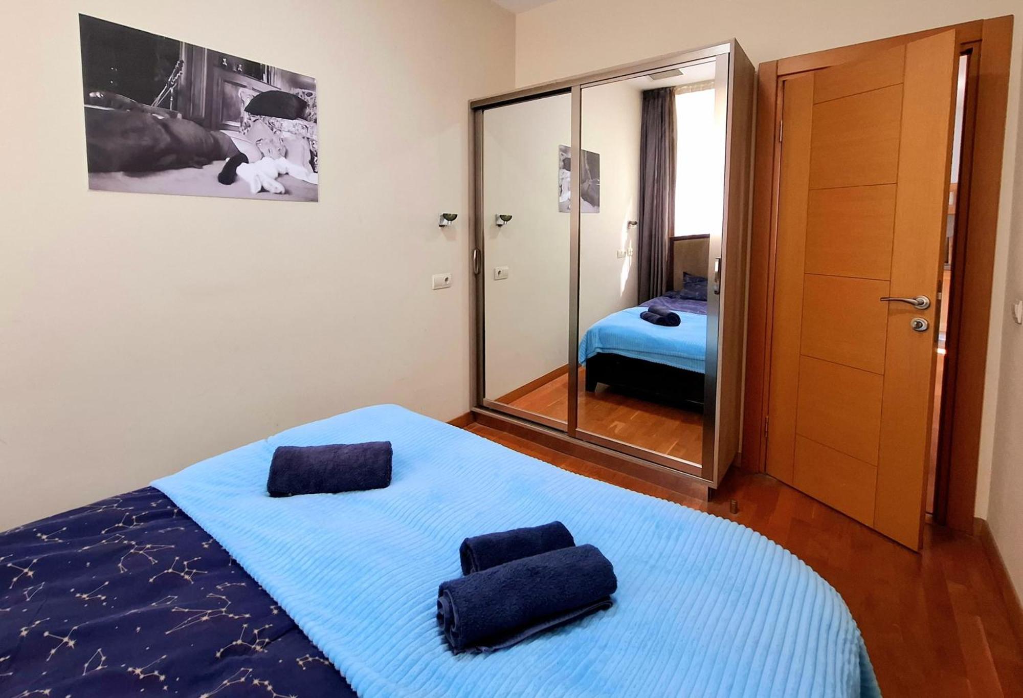 City Center 2Bdr Apartment Near Rustaveli Av. Tbilisi Bagian luar foto