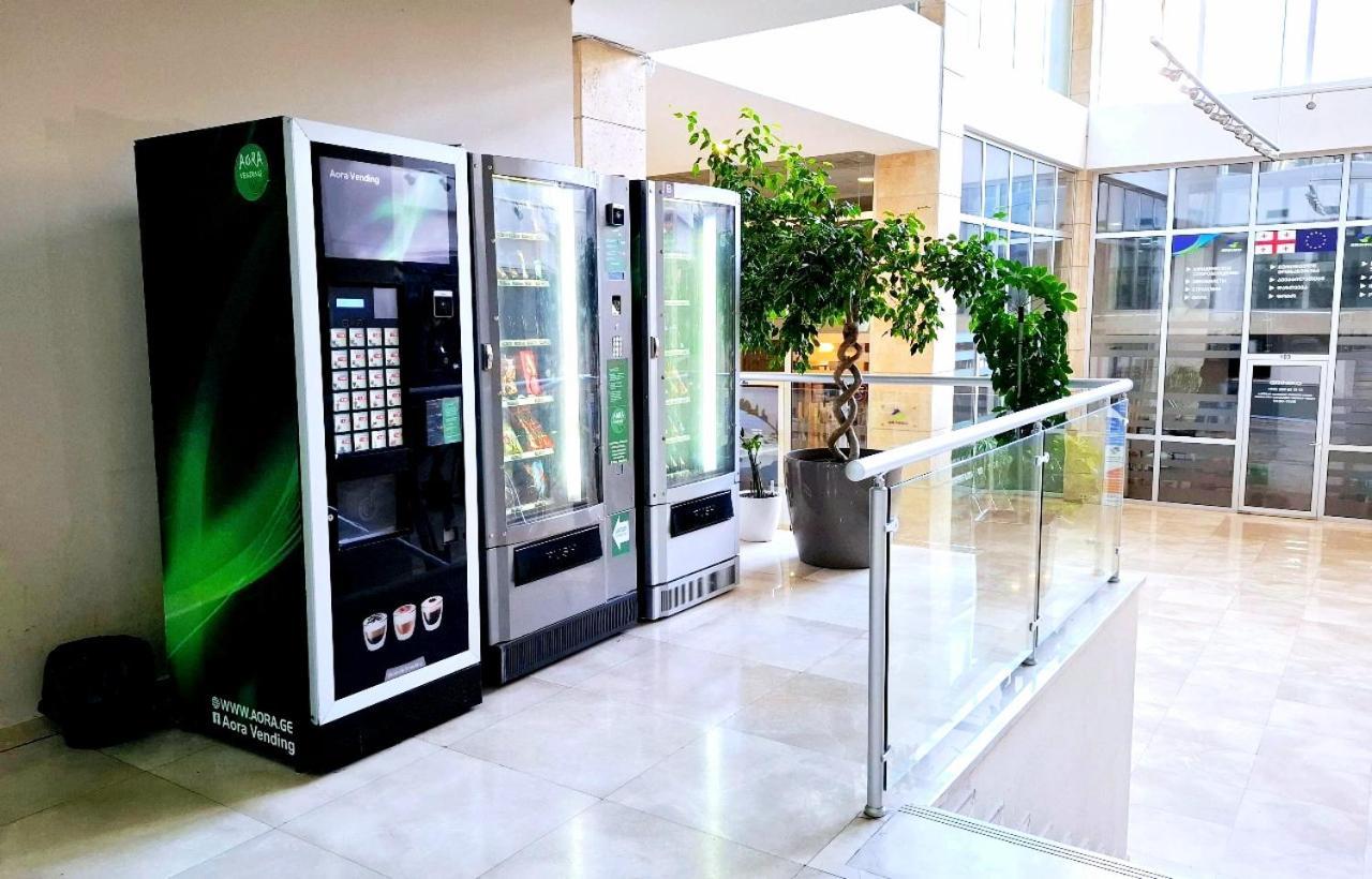 City Center 2Bdr Apartment Near Rustaveli Av. Tbilisi Bagian luar foto