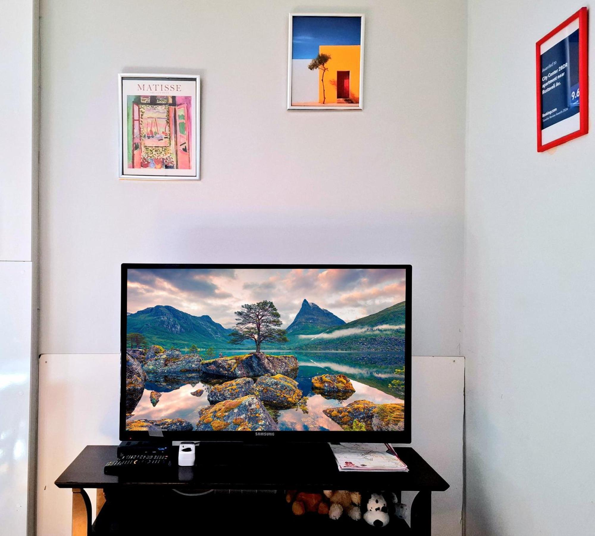 City Center 2Bdr Apartment Near Rustaveli Av. Tbilisi Bagian luar foto